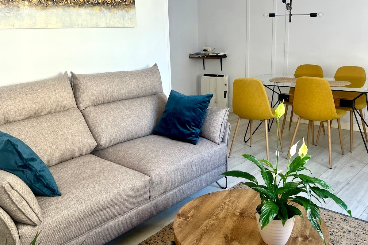 ♥︎ Gorgeous Central Apartment – Beachfront – 3 BD gallery image 5