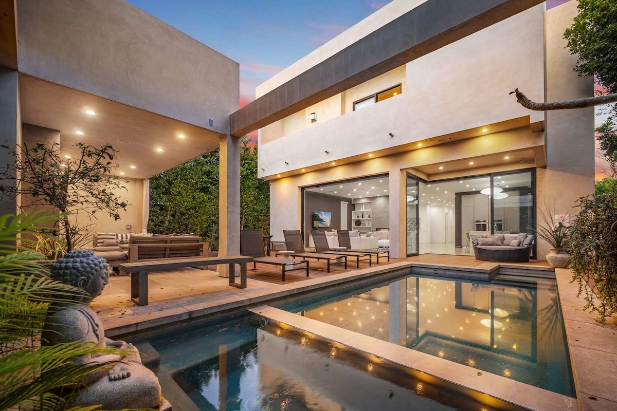 5 BR Villa in the Grove – Pool & Spa