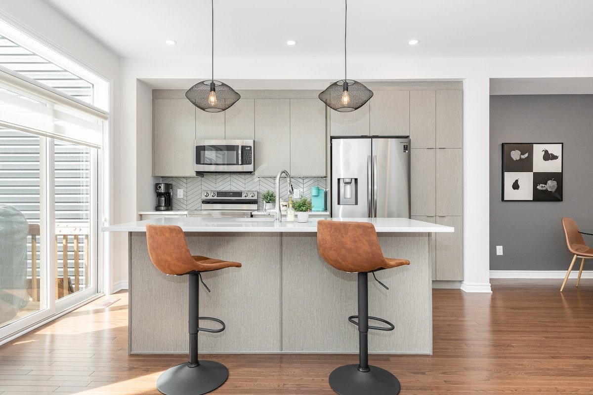 The Mustard Den : 10mins airport 23mins DT gallery image 3