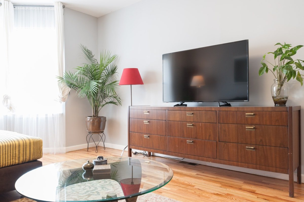 Ideal for families, easy NYC train + Parking gallery image 2