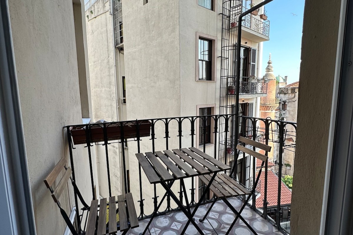 Luxury & Spacious 2BR Flat next to Galata Tower gallery image 4