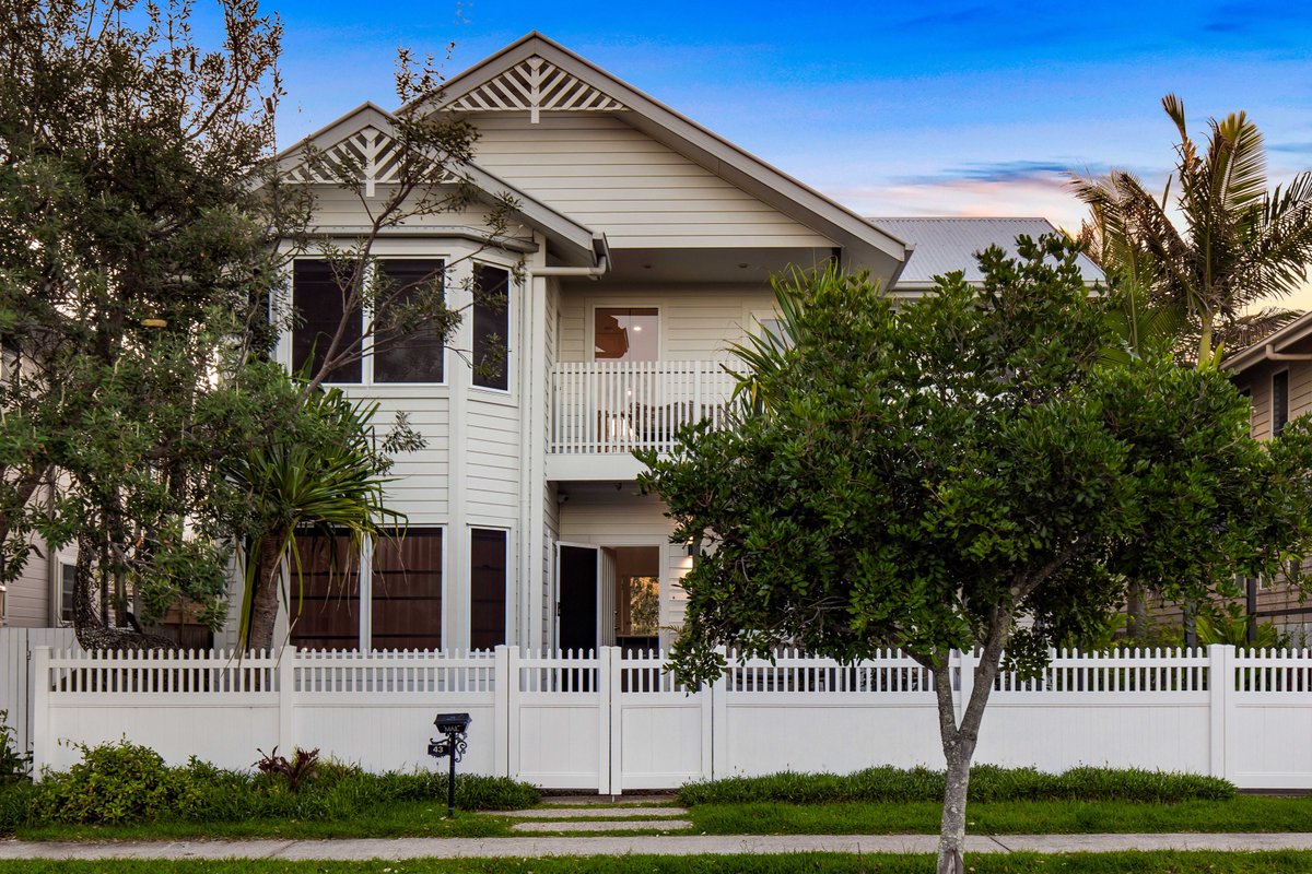 *Special* Luxe Funpacked Hampton House in Marcoola