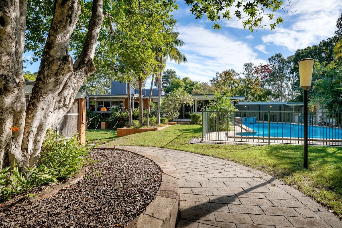 9 Bedrooms | 2 Dwellings | Pool | Spa | Acreage gallery image 4