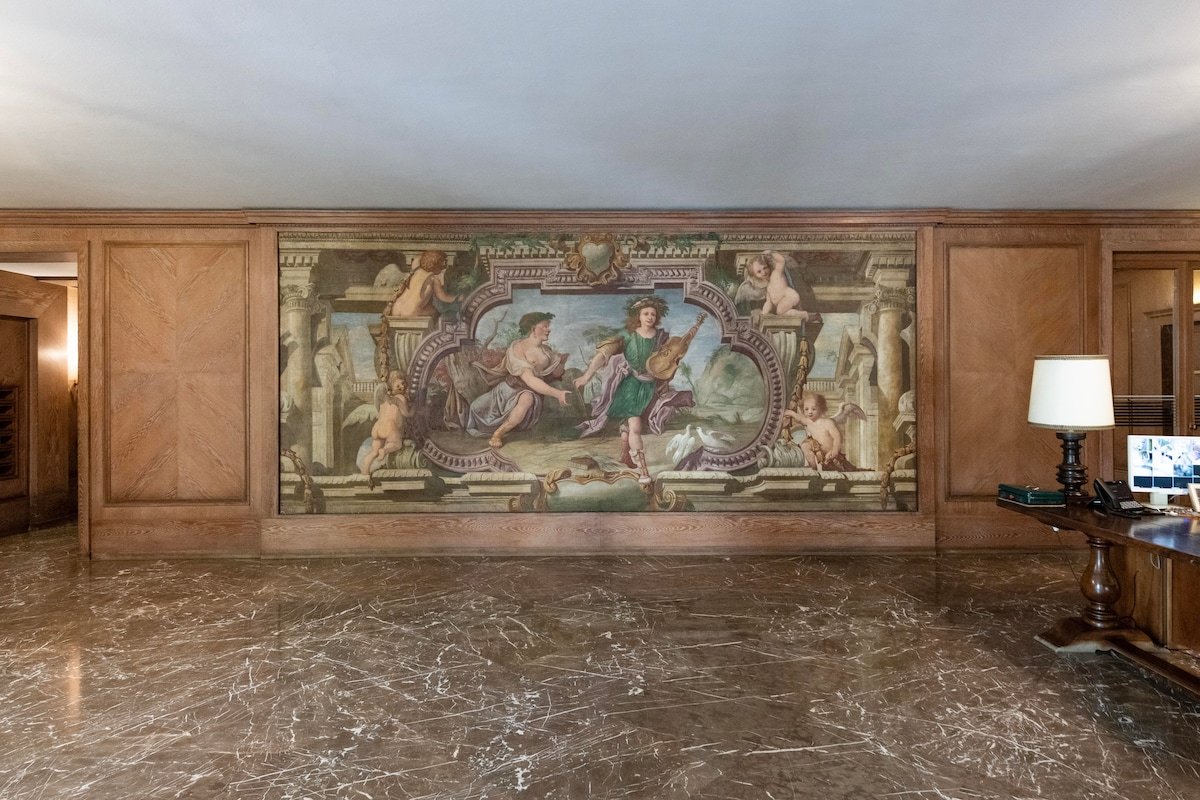 Milano Classy Heritage Home: city center, 4BDR gallery image 5