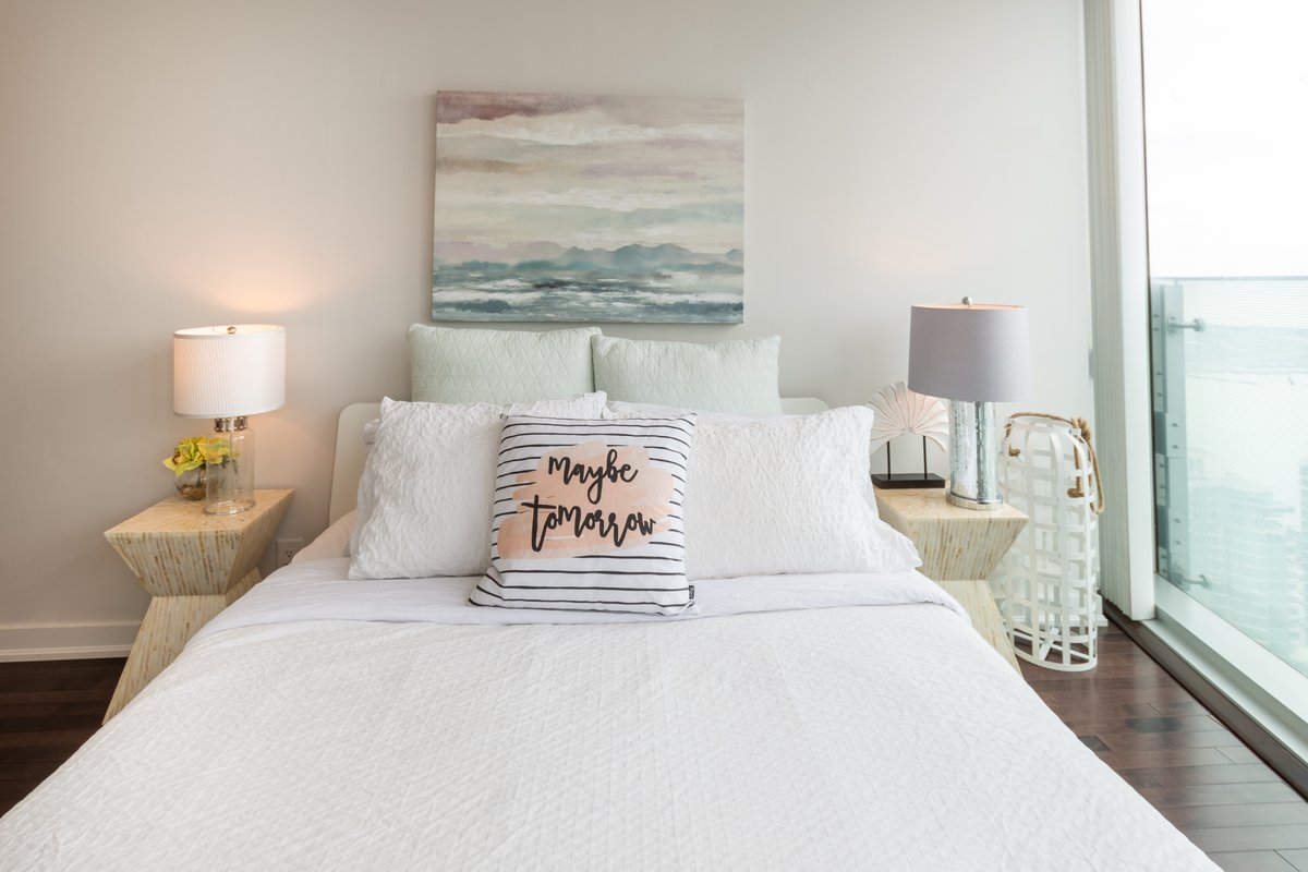 Stunning 2 bds with Lake and CN Tower View