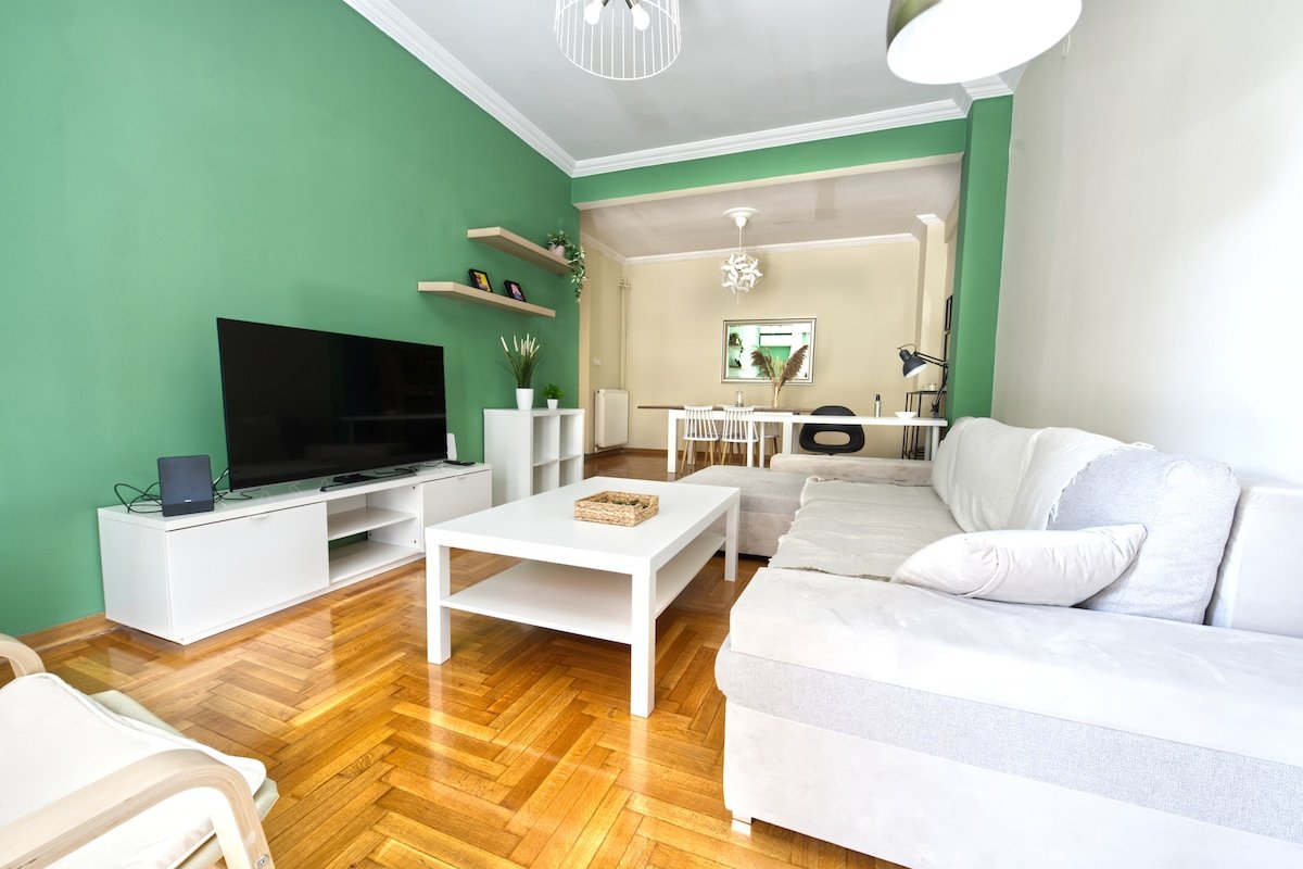 Huge ‘n’ Happy Apartment gallery image 2