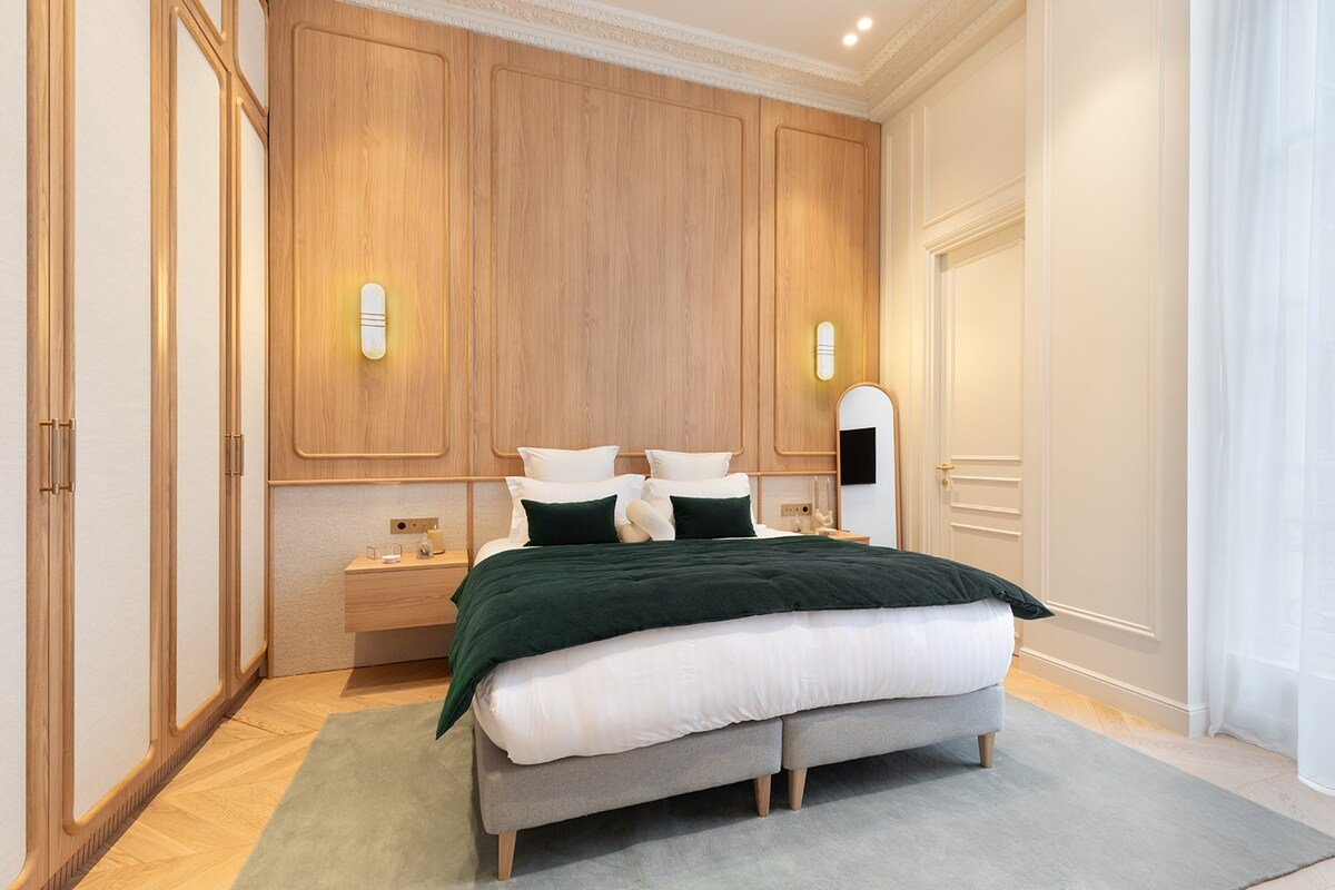 A Timeless 1-BR with Services in Louvre gallery image 5