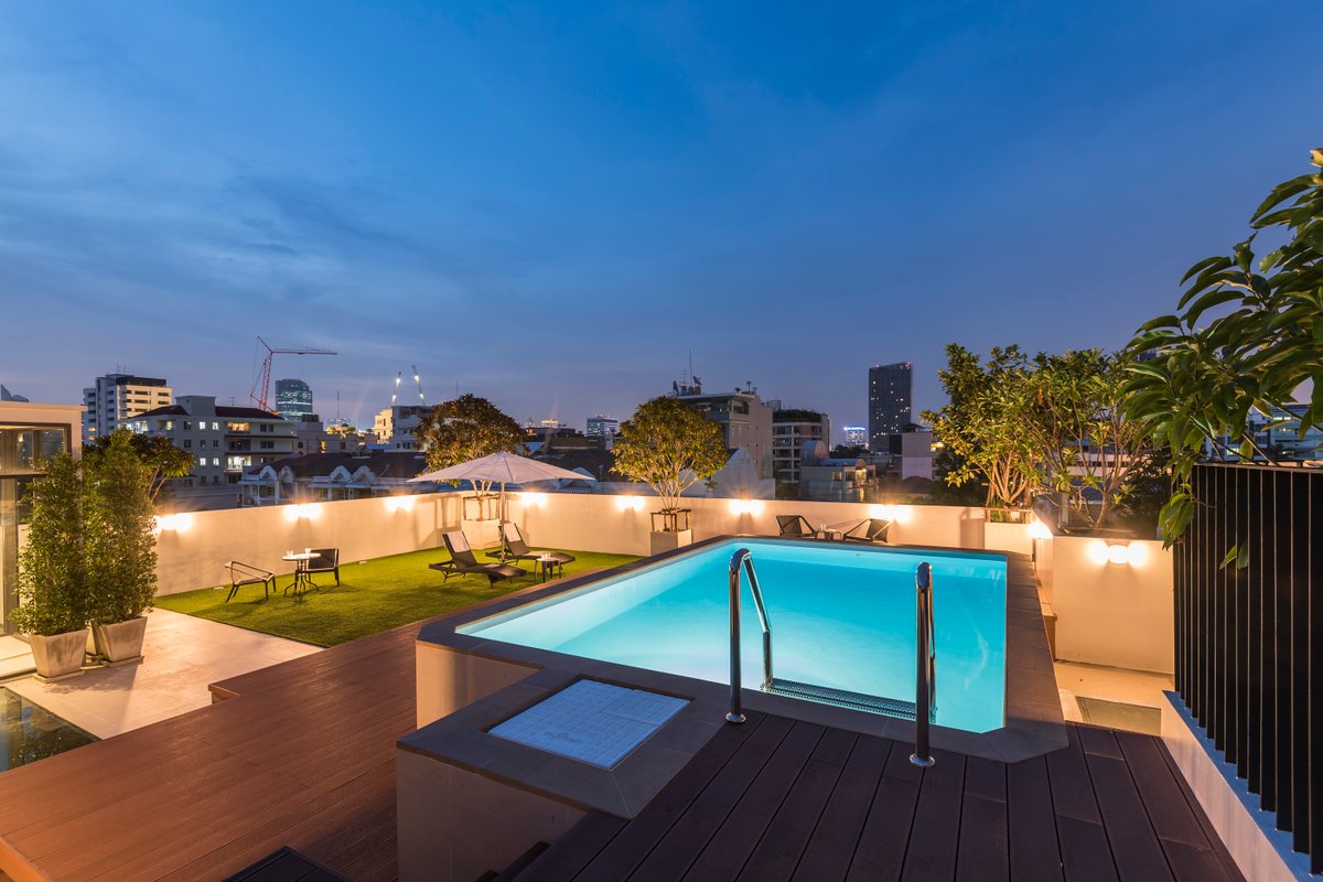 Amazing House with Roof-Top Pool in Thonglor