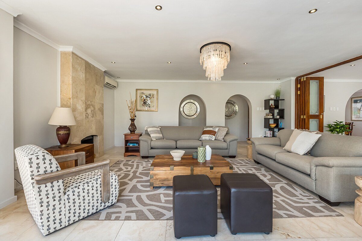 Constantia Winelands Theosig Villa gallery image 5