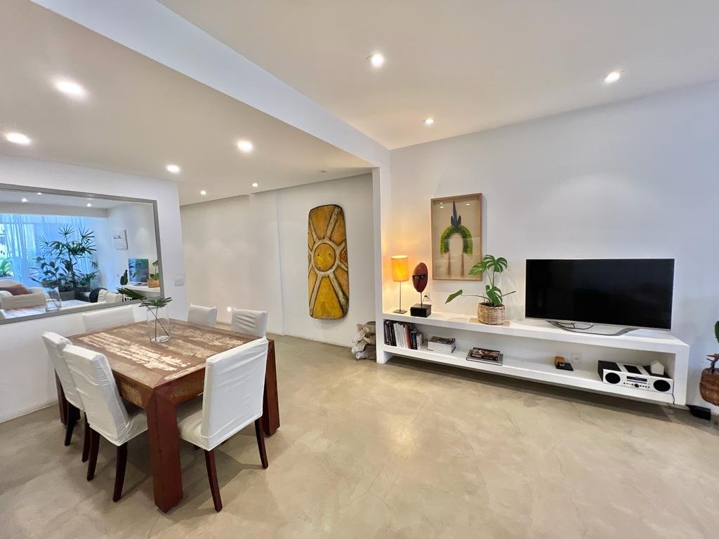 Moderno, luminoso com vaga de garagem