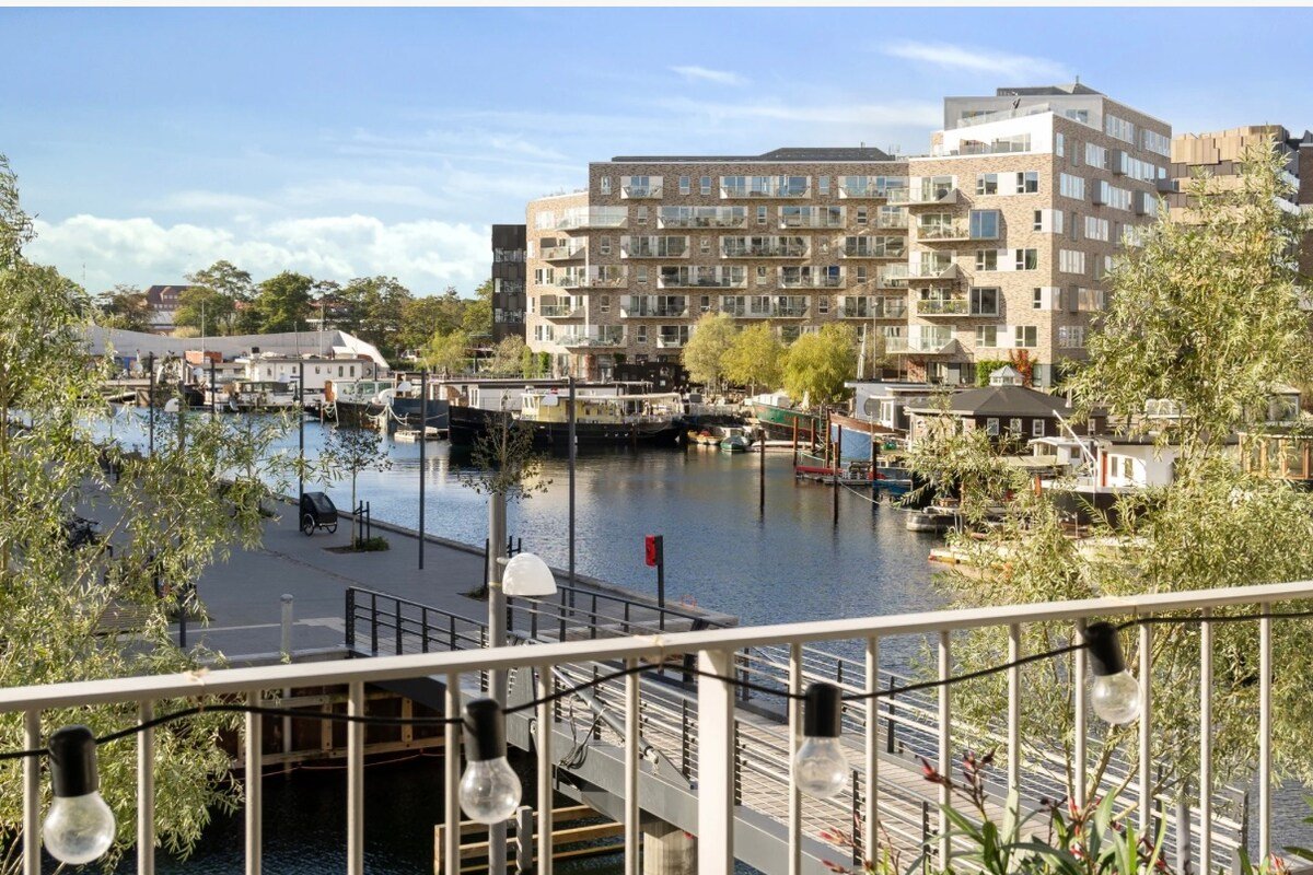 Stor Luksus lejlighed med vand udsigt i alle rum gallery image 4