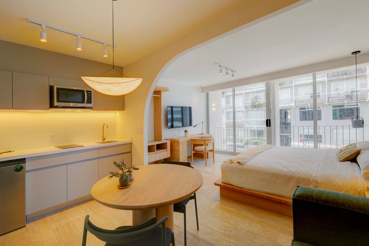 Capitalia | Antara Elegant Lockoff w/Polanco Vibes