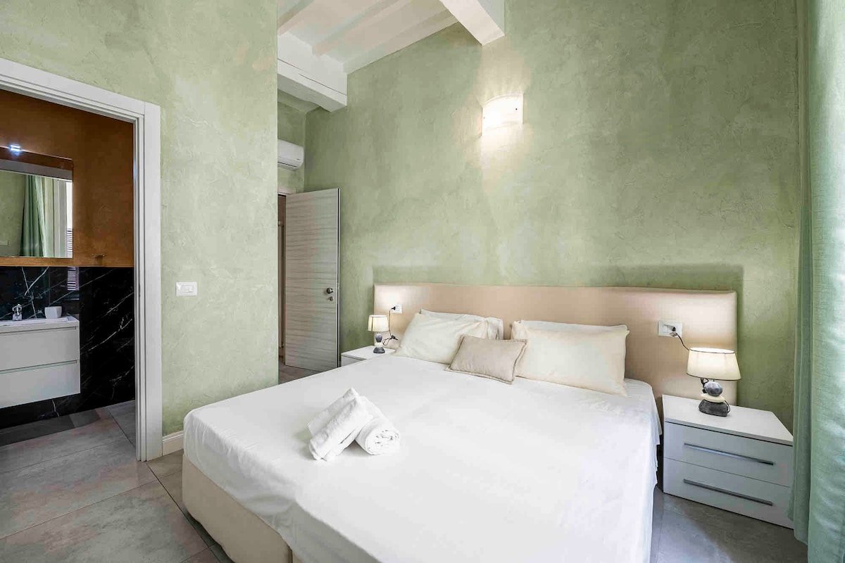 [5 Minuti – Duomo] Tripla Suite Luxury gallery image 4