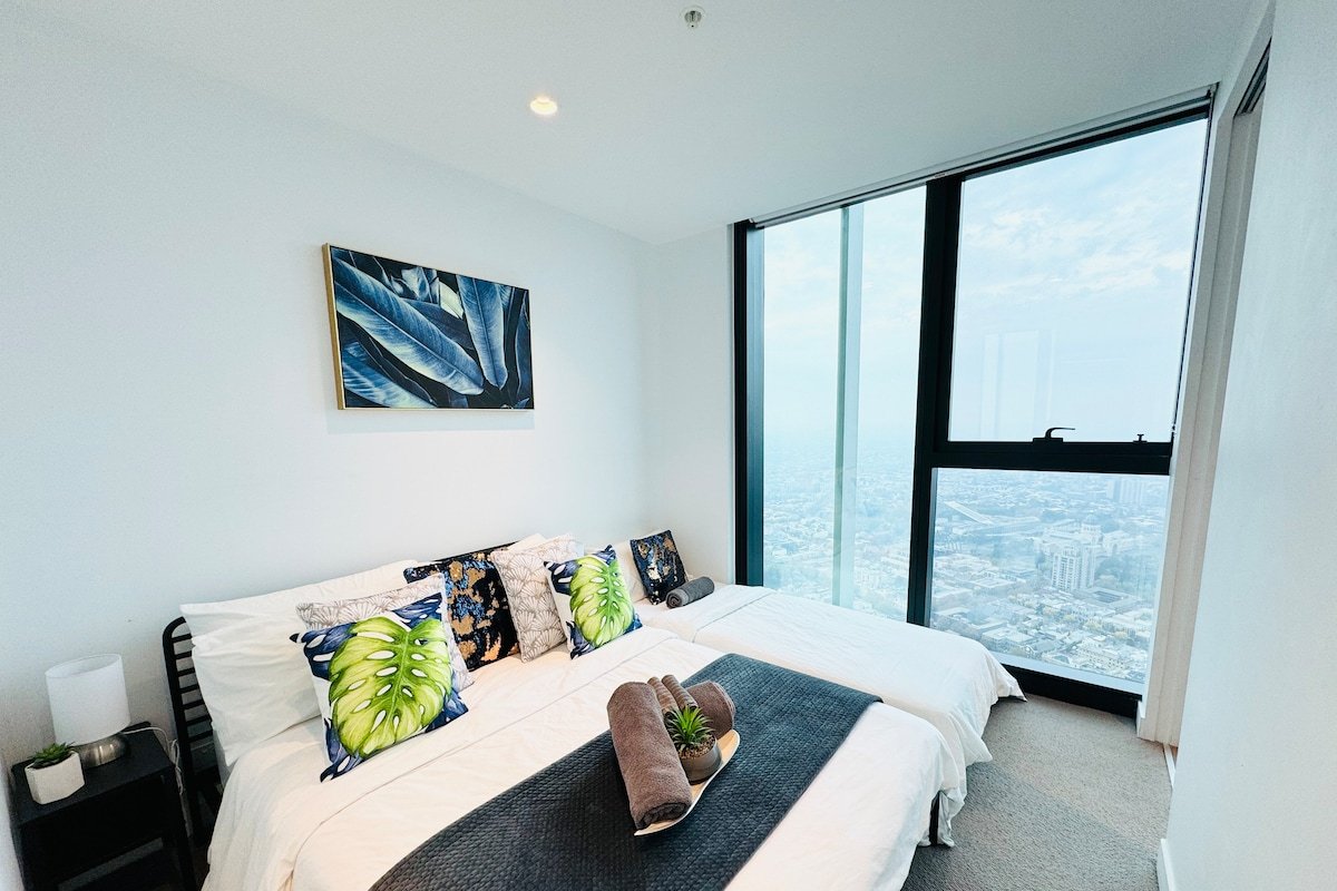 HighestBuildingCBD#TopFloor#SkyView@Lvl75#FreePark gallery image 3