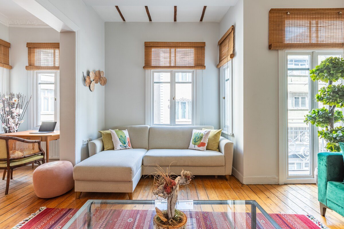 2 bath flat avaible for 8people/3mn to Istiklal St gallery image 3