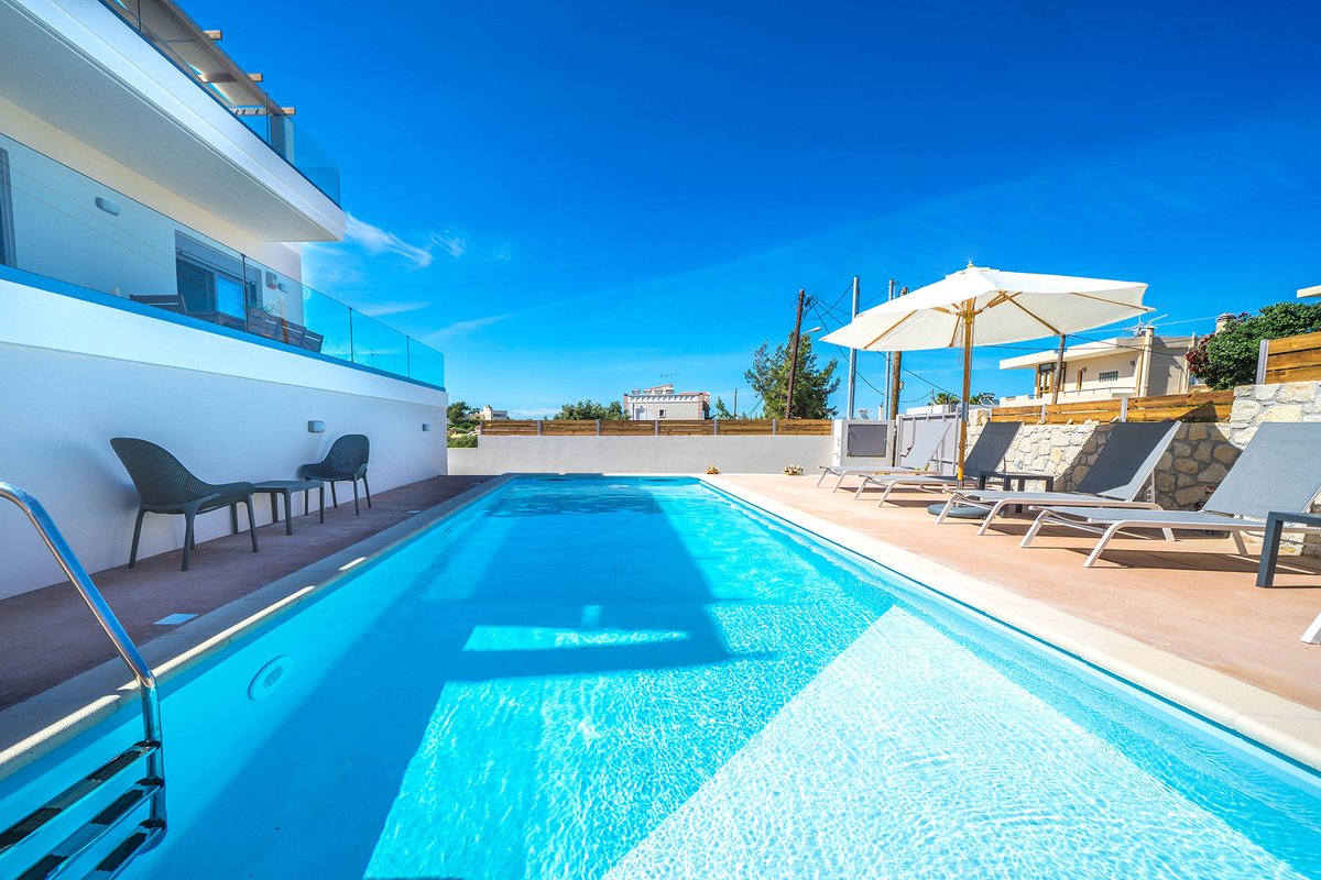 Lunea Villa, 450m from the Beach, Kalamaki, Chania