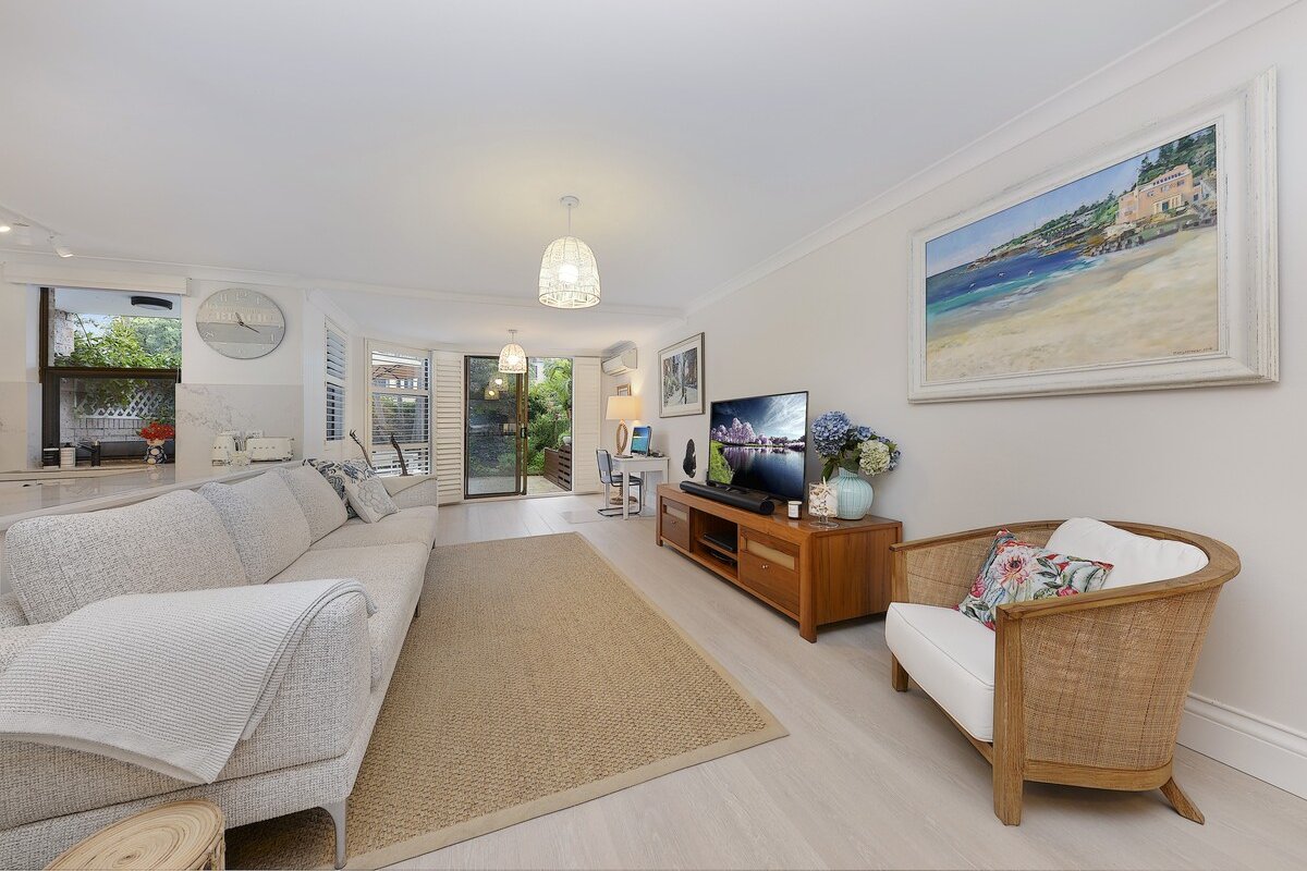 Ultimate Seaside Lifestyle in Serene Setting gallery image 3