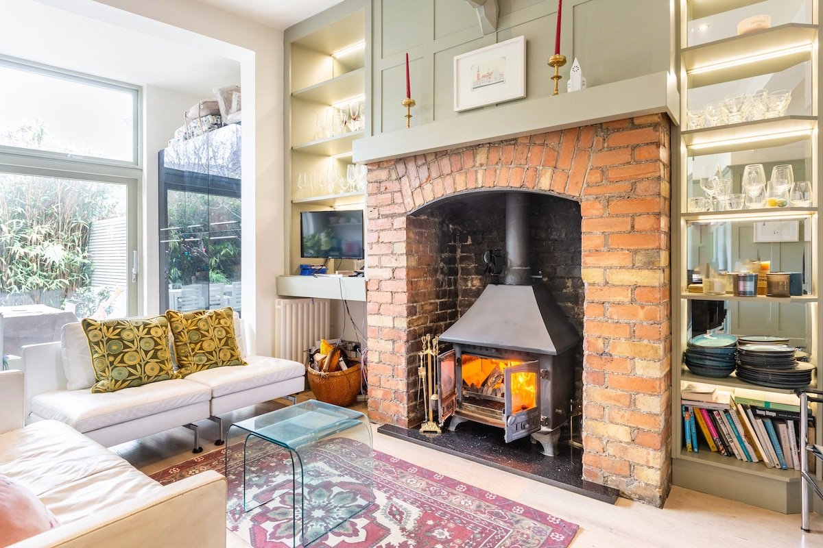 Architect’s Dublin City ,Central heritage home . gallery image 2