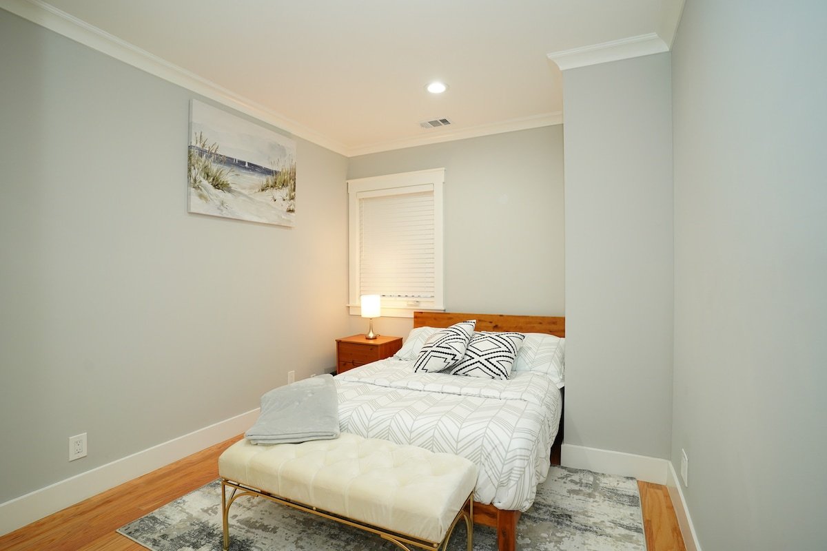 Brand New clean lovely house close to everywhere gallery image 3