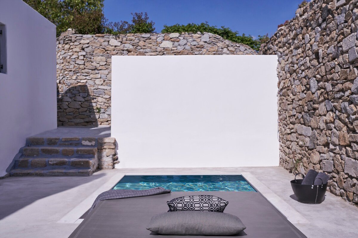 Three bedroom Villa with Two Swimming Pools gallery image 2