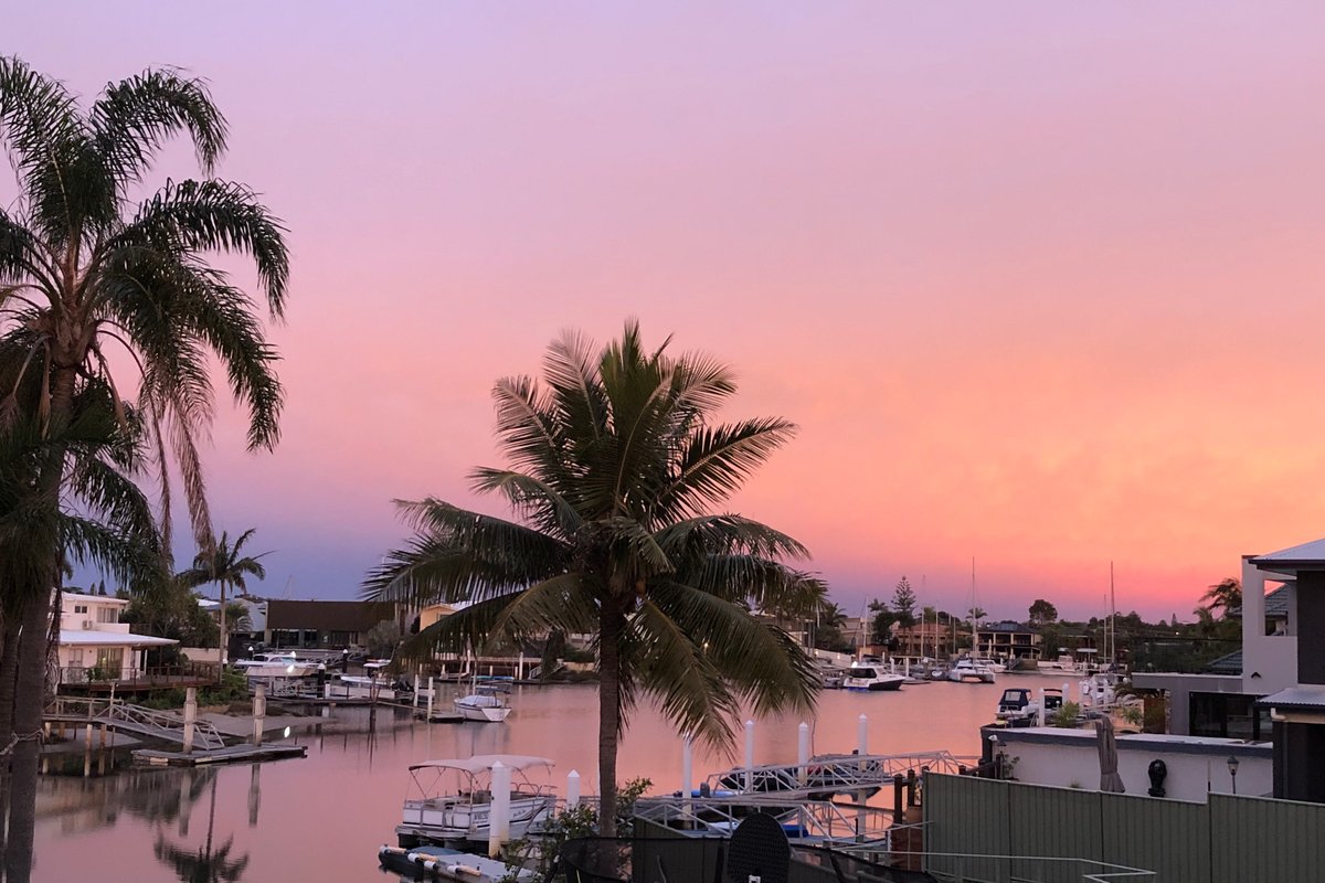 Minyama Waterfront | Pool, Pontoon & Pizza Oven!