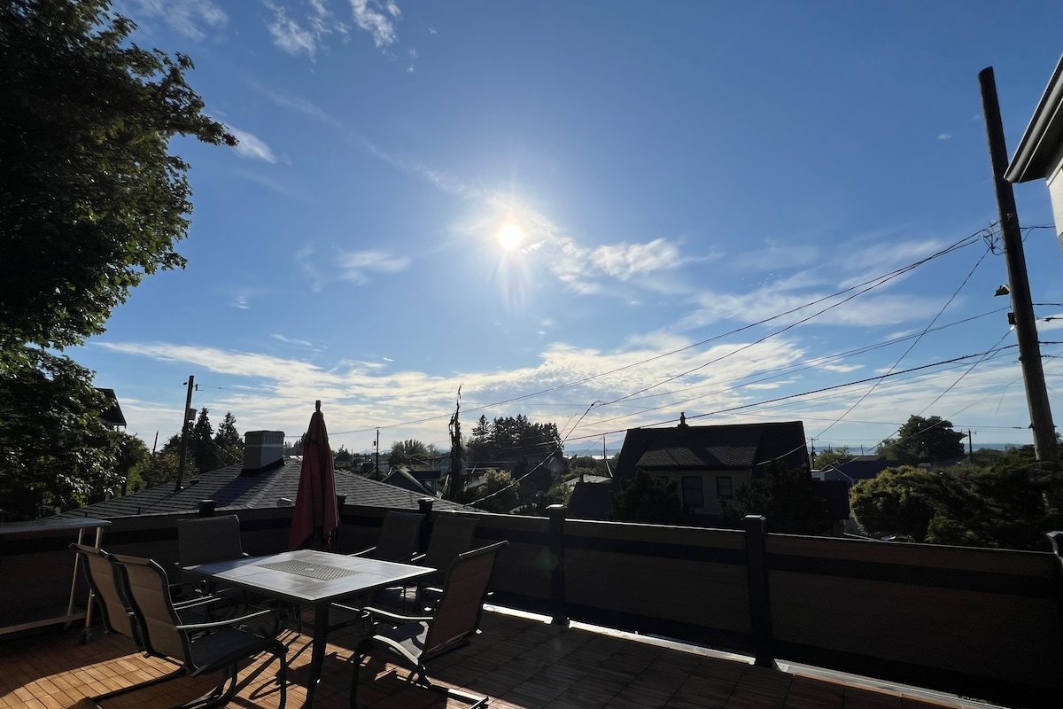 3 King/1 Queen Bedroom, Game room, 5 Parking spots gallery image 4