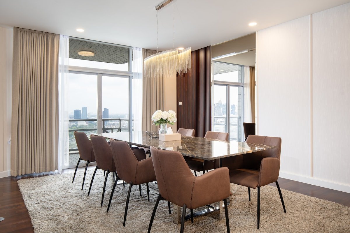 Luxury Condo, 30th fl, 201 Sq.M., 3 Beds, 3.5 Bath gallery image 2