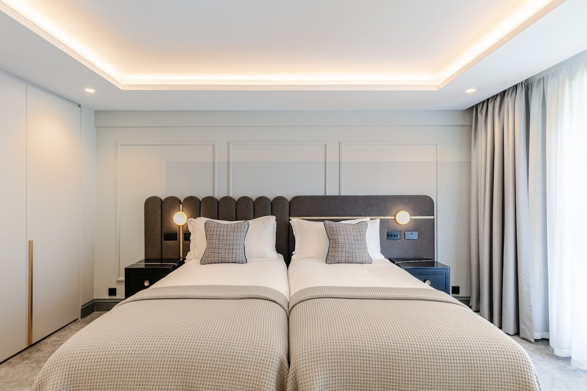 Deluxe Two-Bedroom Apartments gallery image 2