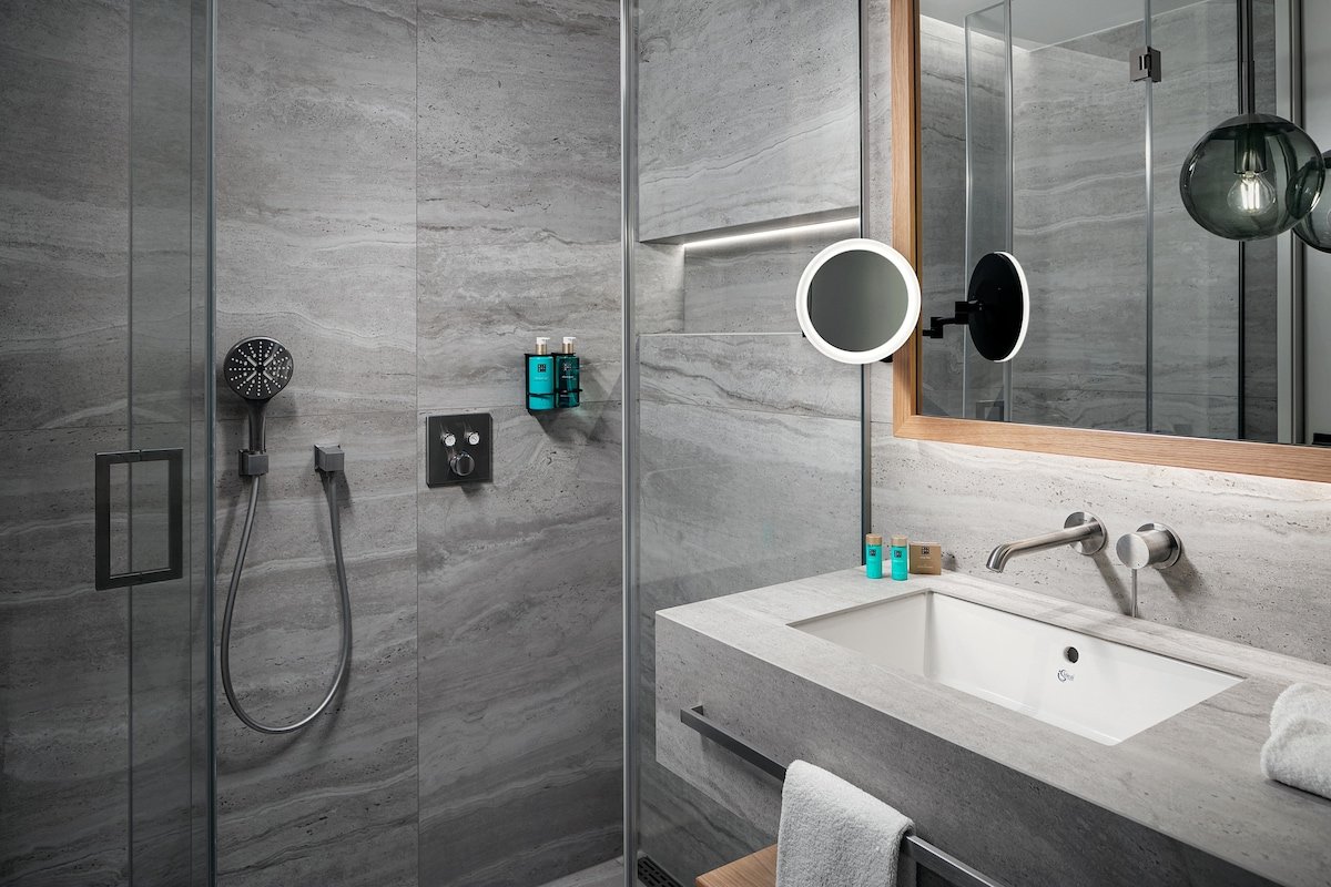 R16 Two-Bedroom gallery image 2