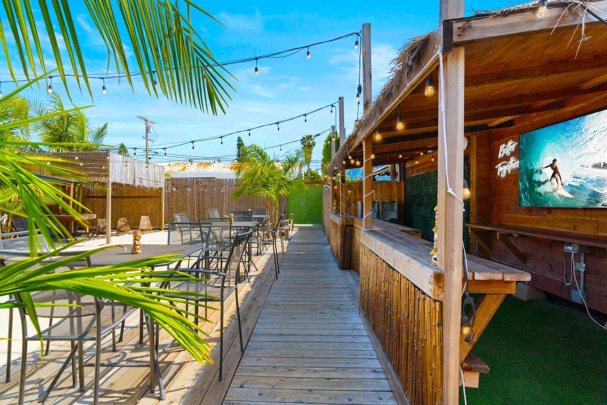 12BR Historic Church Retreat + Event Deck for 90 gallery image 5