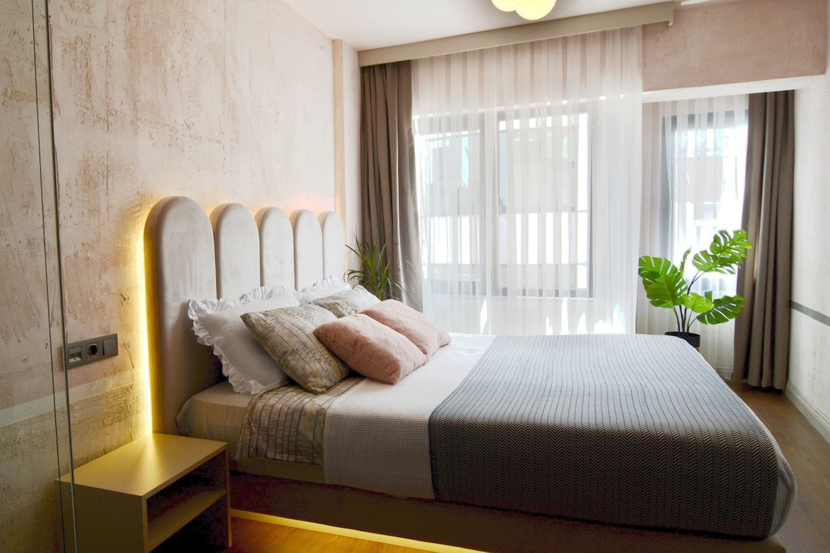 2B Perfect Location/2Jacuzzi gallery image 4