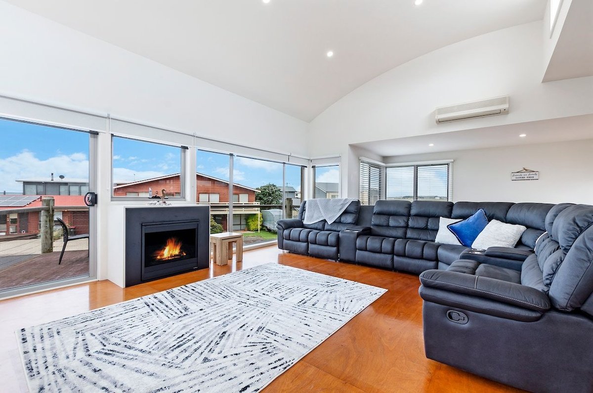 Southern Waves gallery image 4