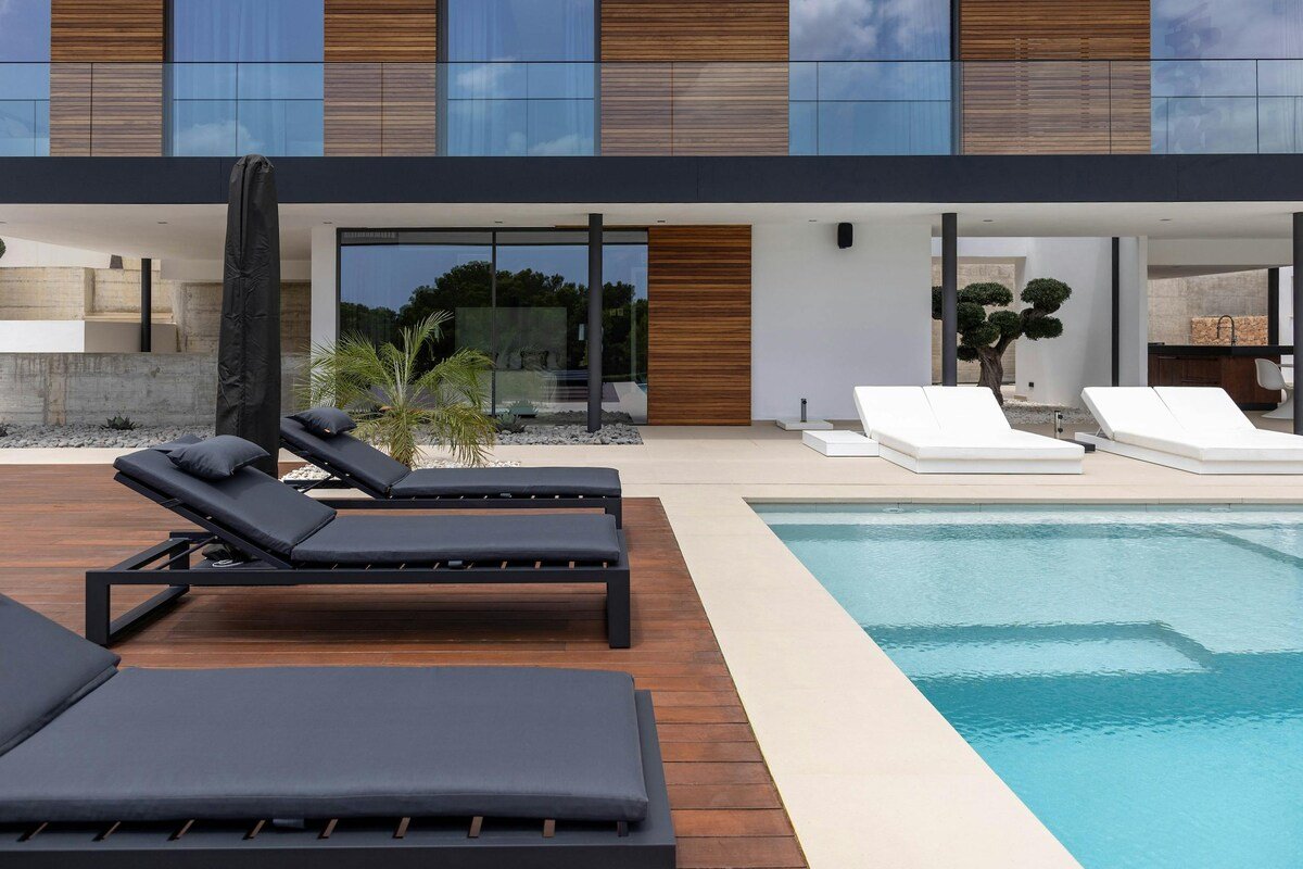 Es Cubells-Luxury-Private Infinity Pool-Sea Views gallery image 4