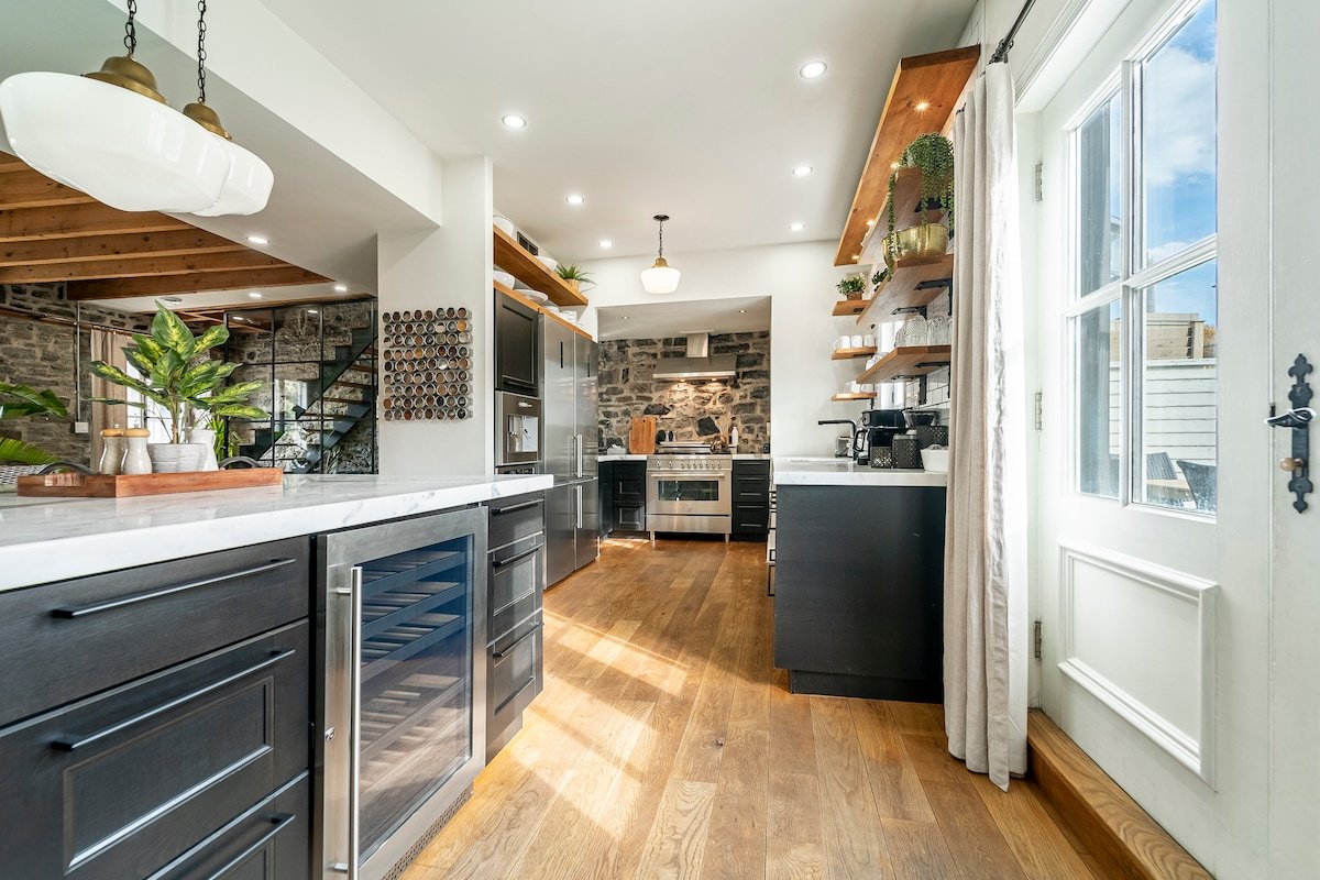 Old Quebec Historic heritage home of 2700 sq ft gallery image 3