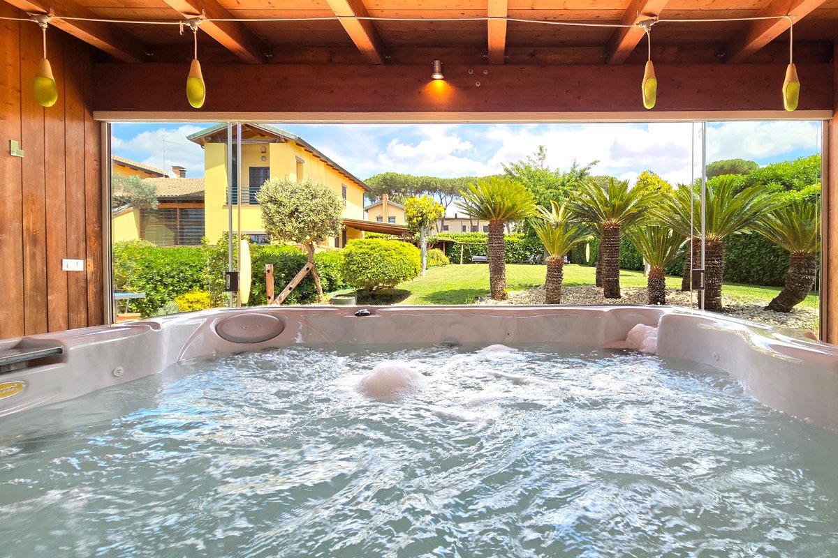 Panoramic Villa with private Jacuzzi & Parking