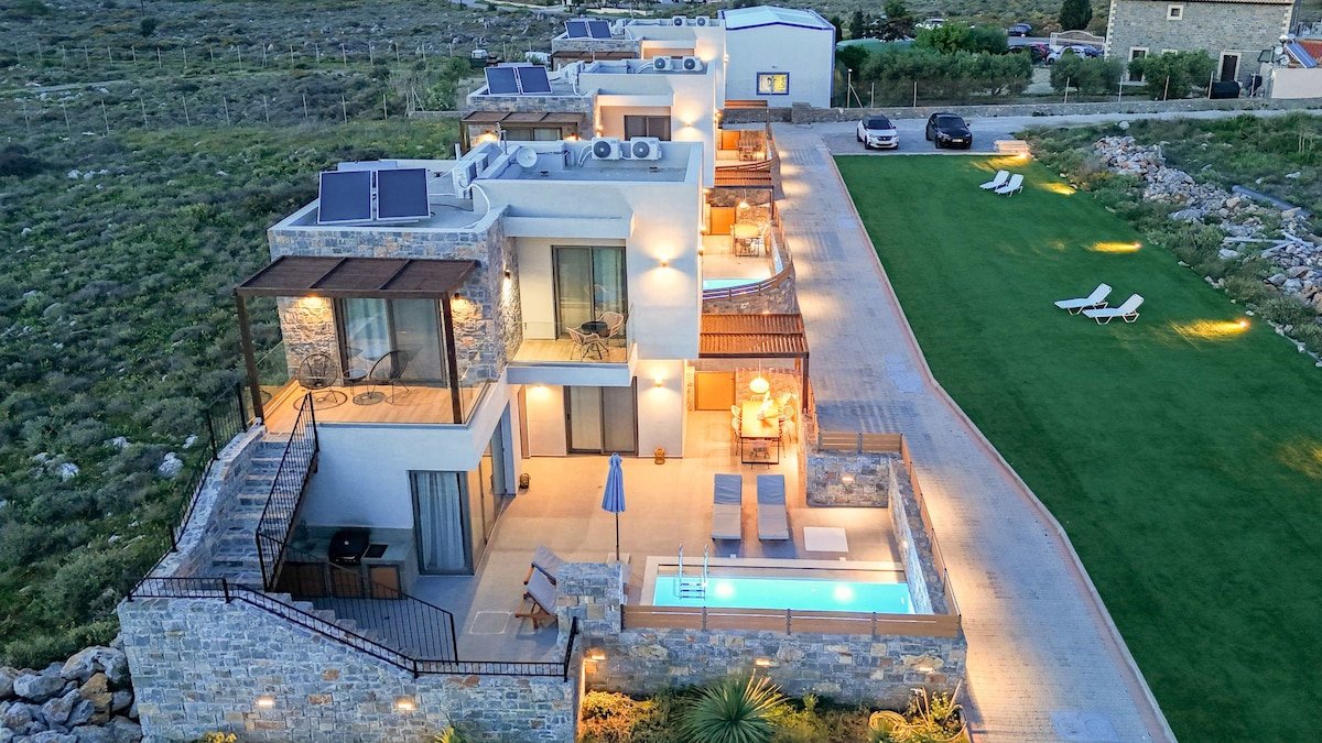 Stefi Pool Bliss Villas – Premium Summer Getaways gallery image 5