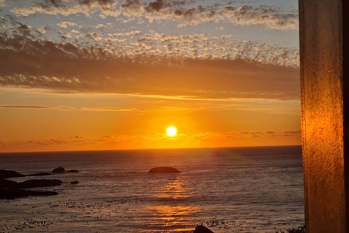 54 On Camps Bay Drive gallery image 5