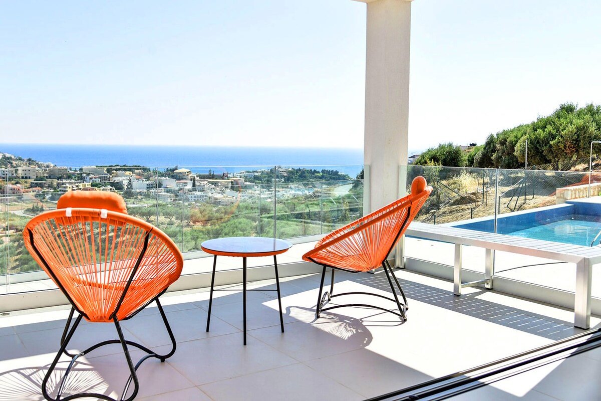 Villa Kallia, 3 BD, 3 BA, private pool, sea views! gallery image 2