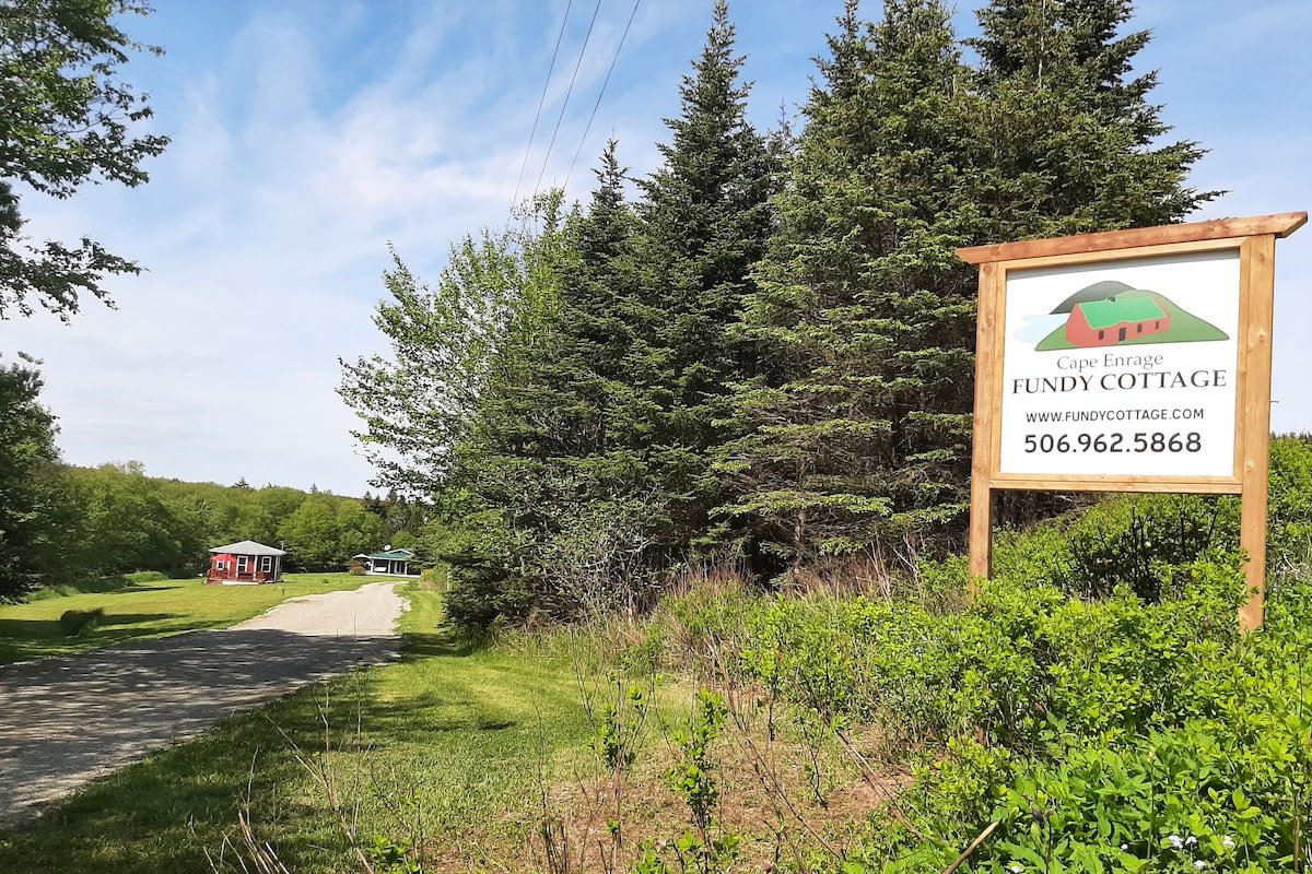 Cape Enrage Fundy Ocean Cottage & Bunkie Sleep 10 gallery image 3