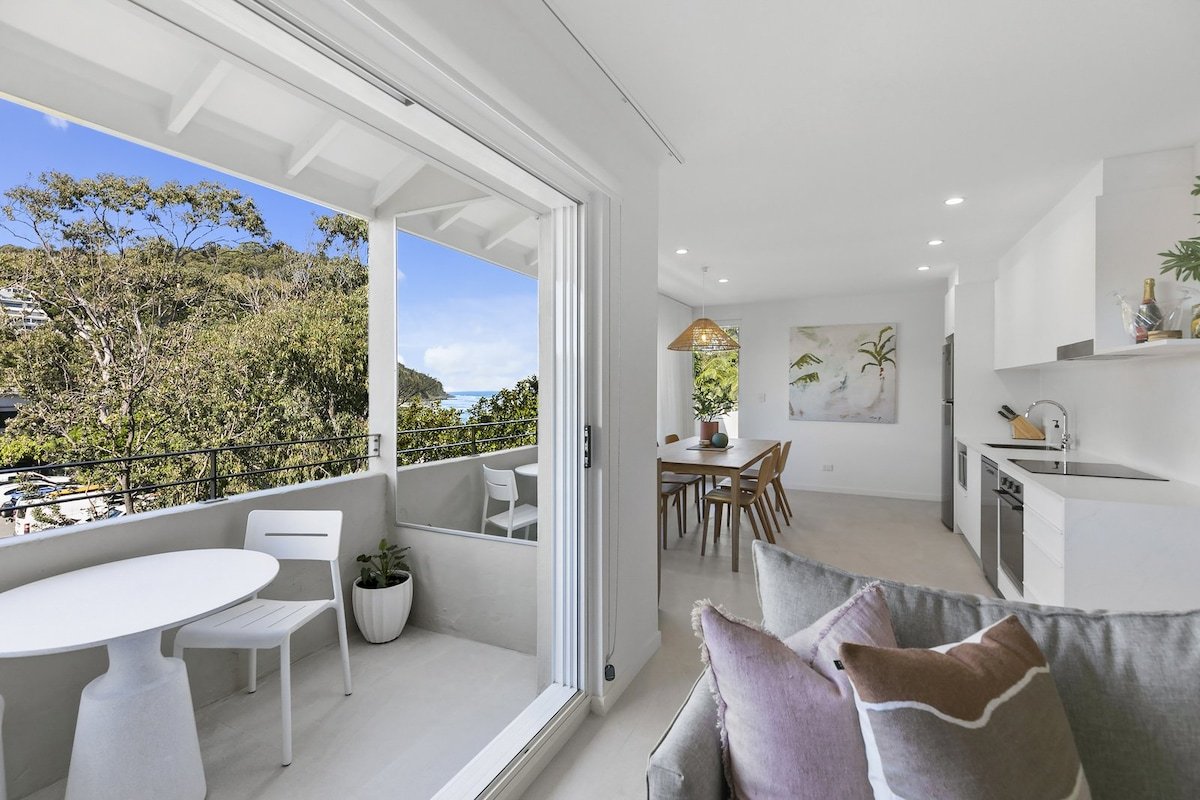 Portofino 8: Beachfront 3 Bedroom Penthouse gallery image 2