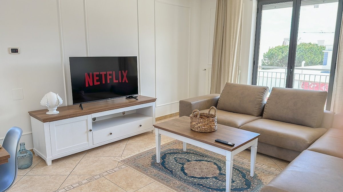 Central spacious apartment 10 min from the beach gallery image 4