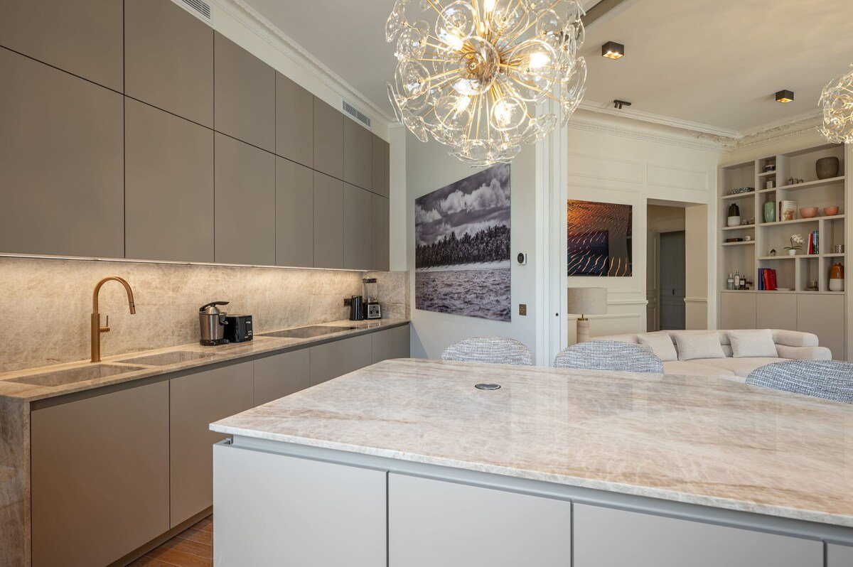 Appartement Avenue Montaigne Paris gallery image 2