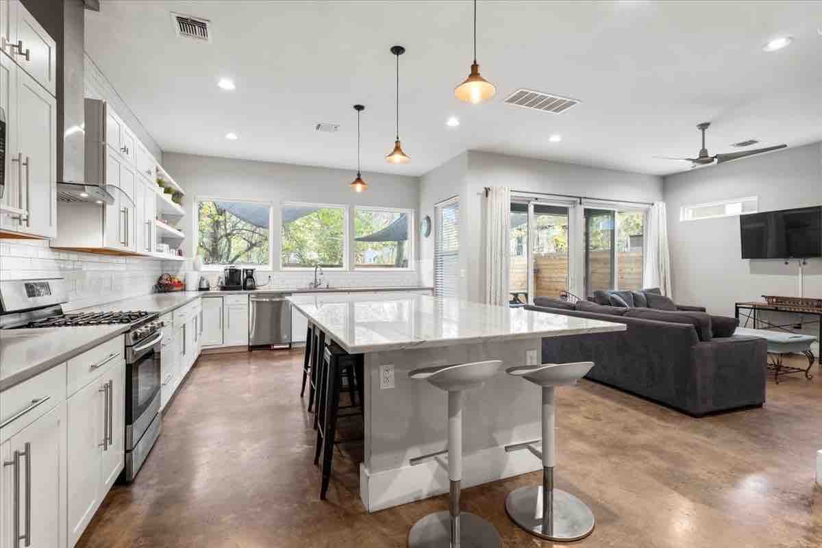 8BR | Heated Cowboy Pool | Firepit | Minigolf