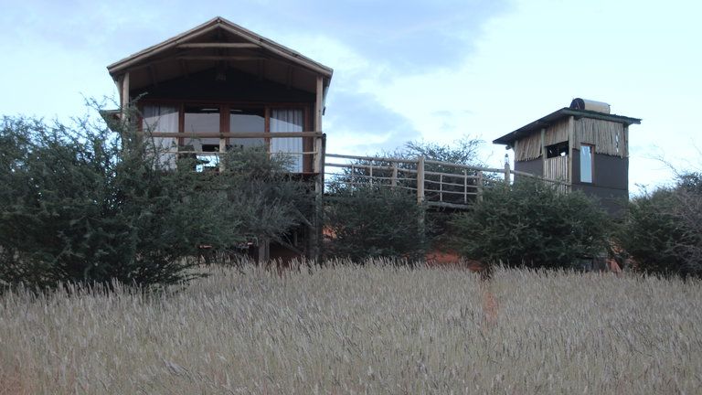 Tent house and bathroom - Tent house and bathroom