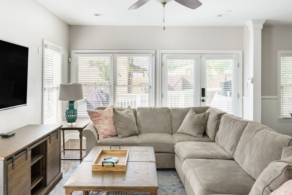 Southern Charm: Downtown, Walk to Farmers Market & gallery image 3