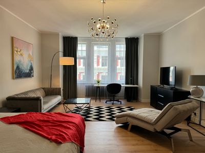 Beautiful, spacious, central 4BR