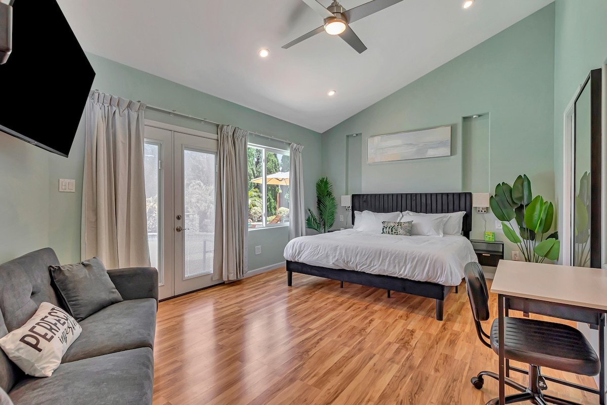 *Tropical Bliss – Heated Spa/Games/12 min to dwtn gallery image 4