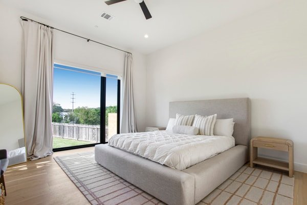 Modern Luxe Stay w/ Pool gallery image 3