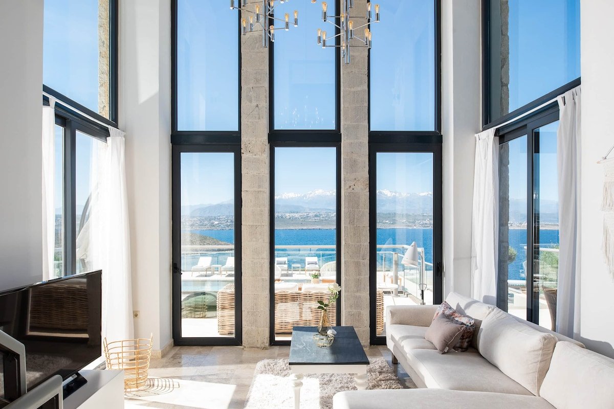 Villa Rey – Follow your luxury senses. Seafront gallery image 2