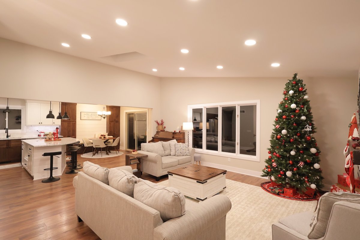 2 King Bed | Fireplace | Disney+